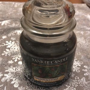 Yankee Candle-Balsam & Cedar Candle
